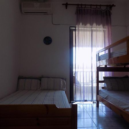 Dialekti Studios โตโรนี ภายนอก รูปภาพ